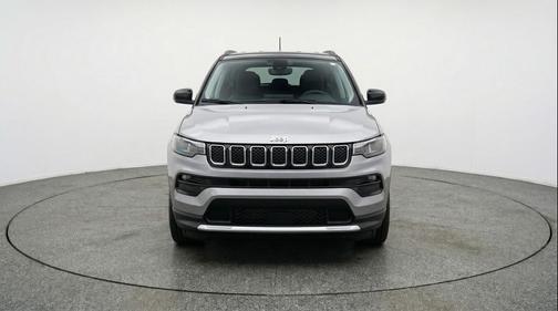 Silver Zynith Metallic Clearcoat 2025 Jeep Compass Limited