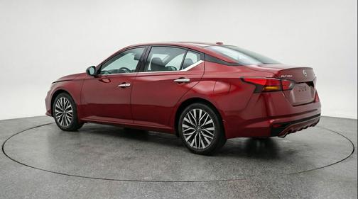 Garnet Pearl Metallic 2025 Nissan Altima SV FWD