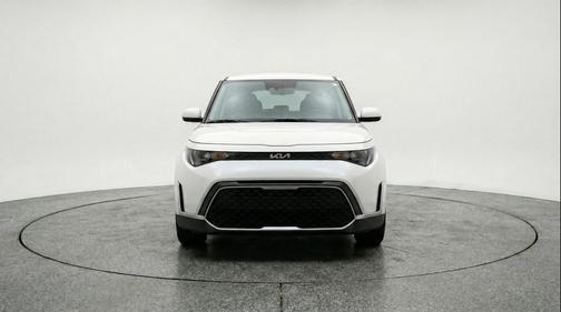 Snow White Pearl 2025 Kia Soul LX