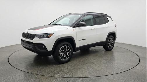 Bright White Clearcoat 2025 Jeep Compass Trailhawk