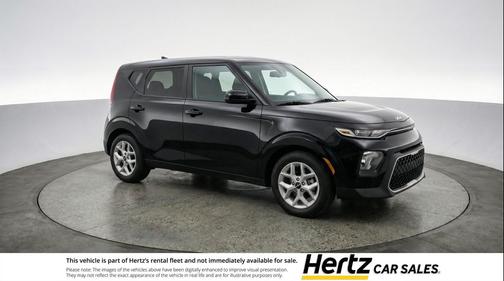 Fusion Black 2025 Kia Soul LX