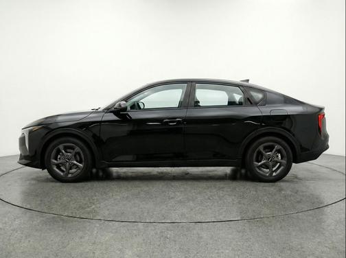 Aurora Black Pearl 2025 Kia K4 LXS