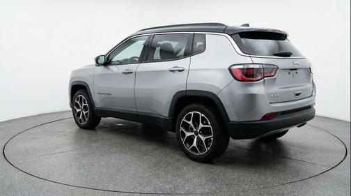 Silver Zynith Metallic Clearcoat 2025 Jeep Compass Limited