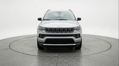 Silver Zynith Metallic Clearcoat 2025 Jeep Compass Limited