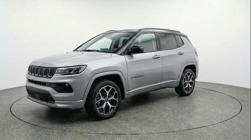 Silver Zynith Metallic Clearcoat 2025 Jeep Compass Limited