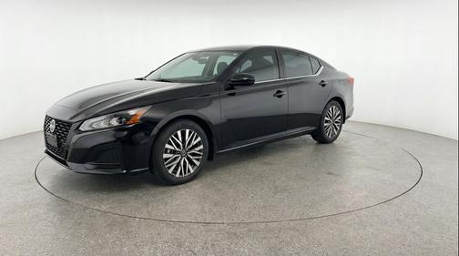 Super Black 2025 Nissan Altima SV FWD