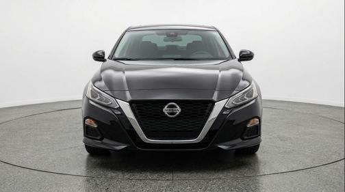 Super Black 2025 Nissan Altima SV FWD