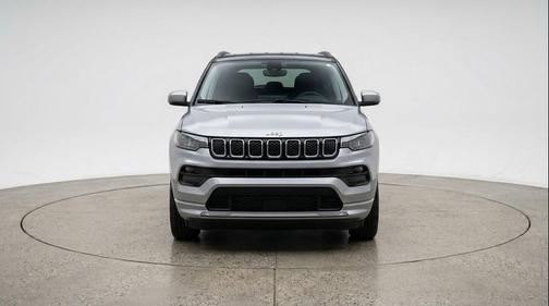 Silver Zynith Metallic Clearcoat 2025 Jeep Compass Limited