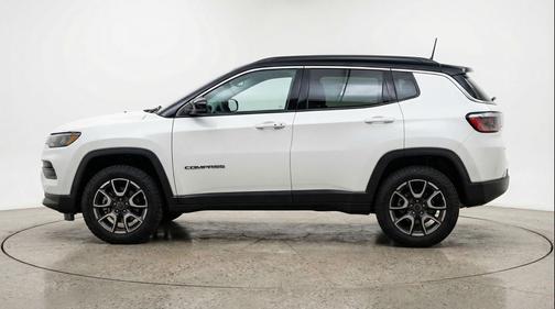 Bright White Clearcoat 2025 Jeep Compass Trailhawk