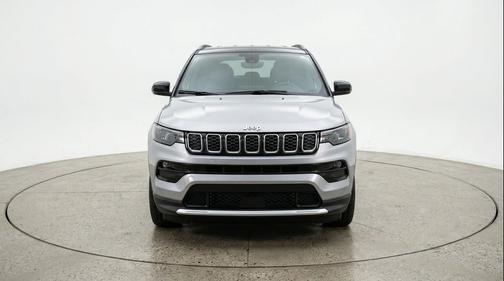 Silver Zynith Metallic Clearcoat 2025 Jeep Compass Limited