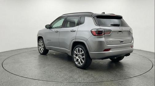 Silver Zynith Metallic Clearcoat 2025 Jeep Compass Limited