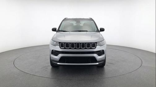 Silver Zynith Metallic Clearcoat 2025 Jeep Compass Limited