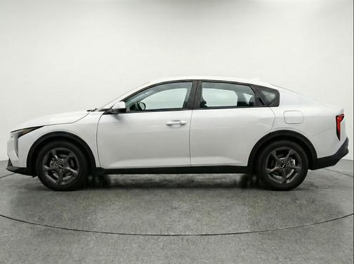 Snow White Pearl 2025 Kia K4 LXS