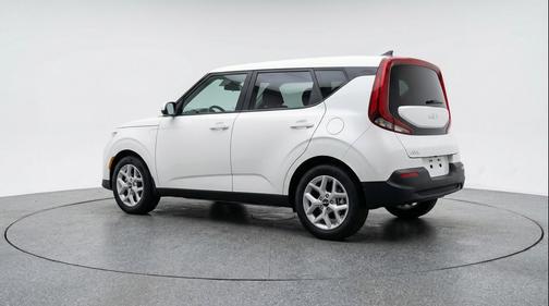Snow White Pearl 2025 Kia Soul LX