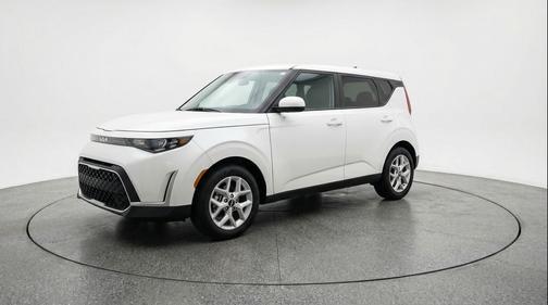 Snow White Pearl 2025 Kia Soul LX