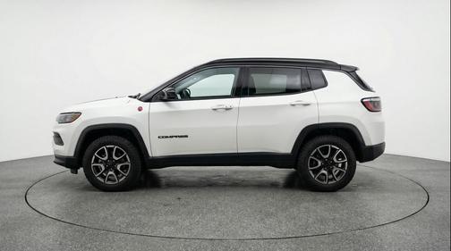 Bright White Clearcoat 2025 Jeep Compass Trailhawk