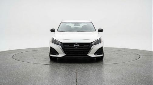 Glacier White 2025 Nissan Altima SV FWD