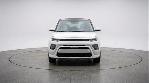 Snow White Pearl 2025 Kia Soul LX