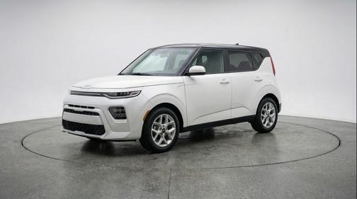 Snow White Pearl 2025 Kia Soul LX