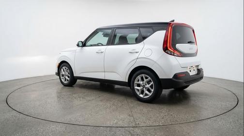 Snow White Pearl 2025 Kia Soul LX