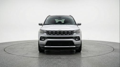 Silver Zynith Metallic Clearcoat 2025 Jeep Compass Limited