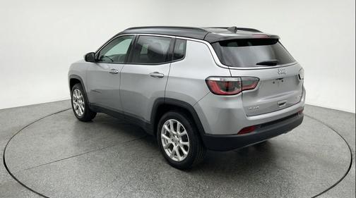 Silver Zynith Metallic Clearcoat 2025 Jeep Compass Limited