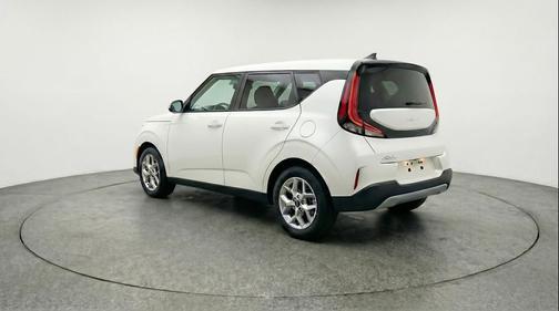 Snow White Pearl 2025 Kia Soul LX