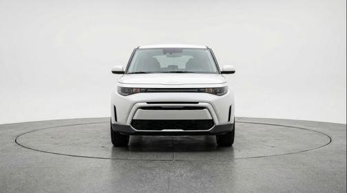 Snow White Pearl 2025 Kia Soul LX