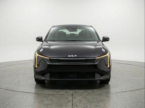 Aurora Black Pearl 2025 Kia K4 LXS