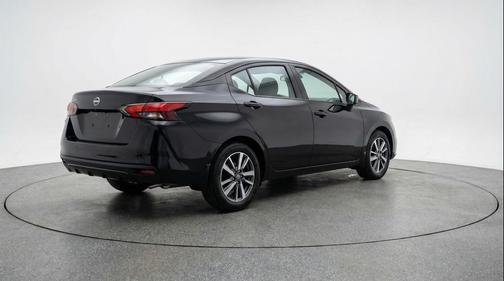 Super Black 2025 Nissan Versa 1.6 SV