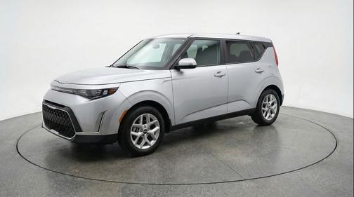 Gravity Gray 2025 Kia Soul LX