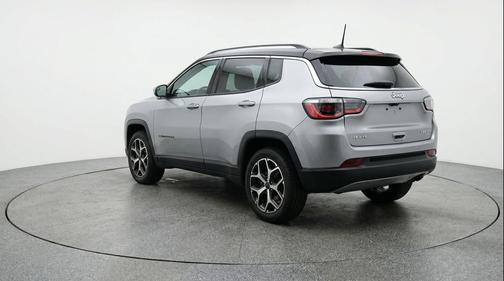 Silver Zynith Metallic Clearcoat 2025 Jeep Compass Limited