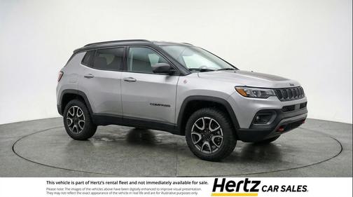 Silver Zynith Metallic Clearcoat 2025 Jeep Compass Trailhawk