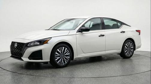 Glacier White 2025 Nissan Altima SV FWD