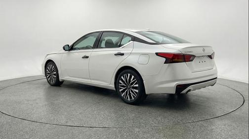 Glacier White 2025 Nissan Altima SV FWD