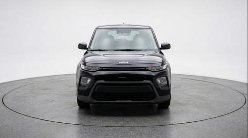 Fusion Black 2025 Kia Soul LX