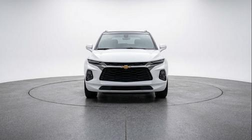 Summit White 2025 Chevrolet Blazer 2LT