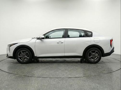 Snow White Pearl 2025 Kia K4 LXS