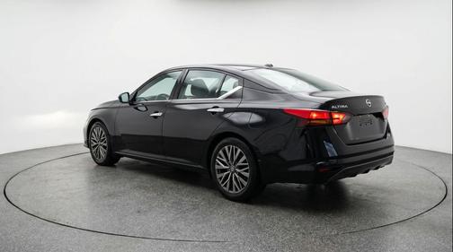 Super Black 2025 Nissan Altima SV FWD