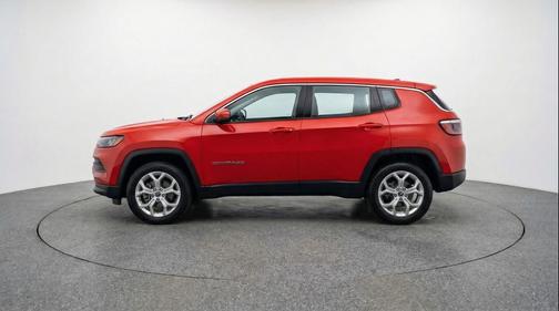 Red Hot Pearlcoat 2025 Jeep Compass Latitude