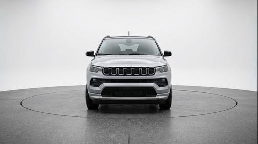 Silver Zynith Metallic Clearcoat 2025 Jeep Compass Limited