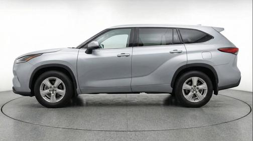Celestial Silver Metallic 2025 Toyota Highlander LE