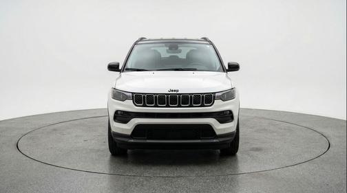 Bright White Clearcoat 2025 Jeep Compass Limited
