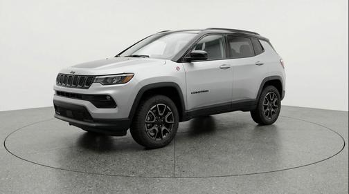 Silver Zynith Metallic Clearcoat 2025 Jeep Compass Trailhawk