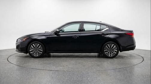 Super Black 2025 Nissan Altima SV FWD