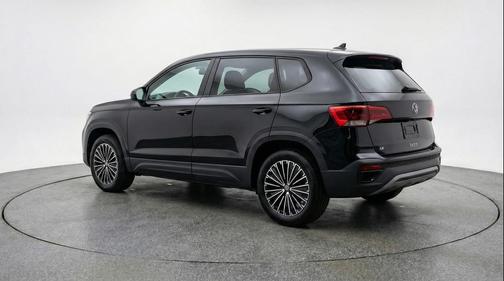 Deep Black Pearl 2025 Volkswagen Taos 1.5T SE