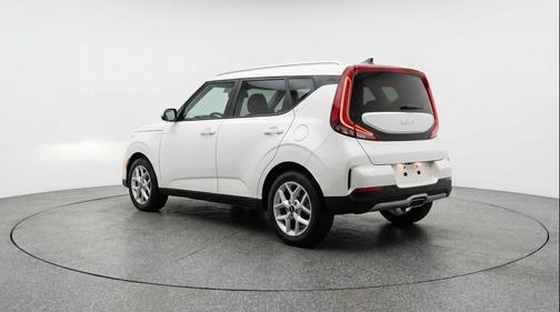 Snow White Pearl 2025 Kia Soul LX