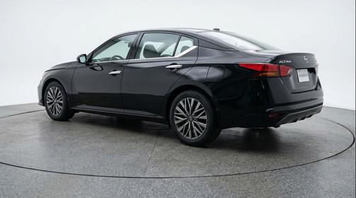 Super Black 2025 Nissan Altima SV FWD