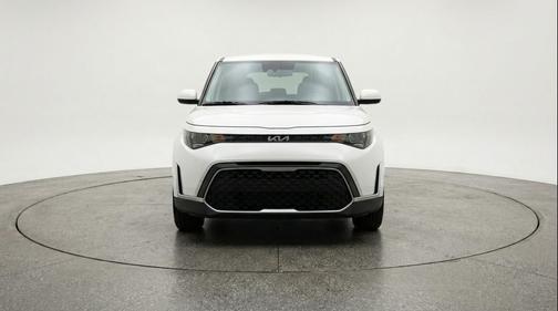 Snow White Pearl 2025 Kia Soul LX