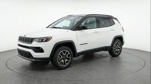 Bright White Clearcoat 2025 Jeep Compass Trailhawk